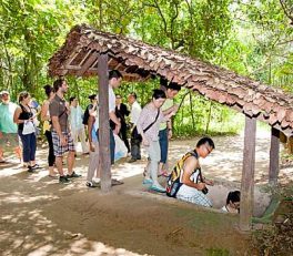 private car from Ho Chi Minh City to Cu Chi Tunnels